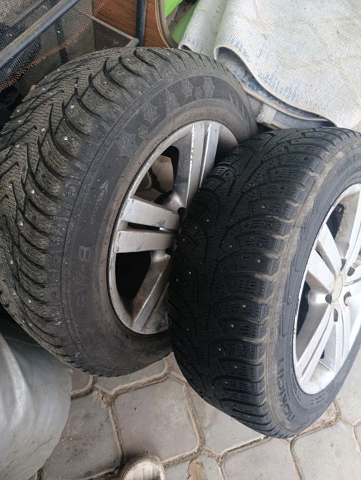 Продам диск с резинои,215,60,16