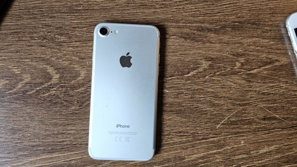 iPhone 7 silver 32Gb