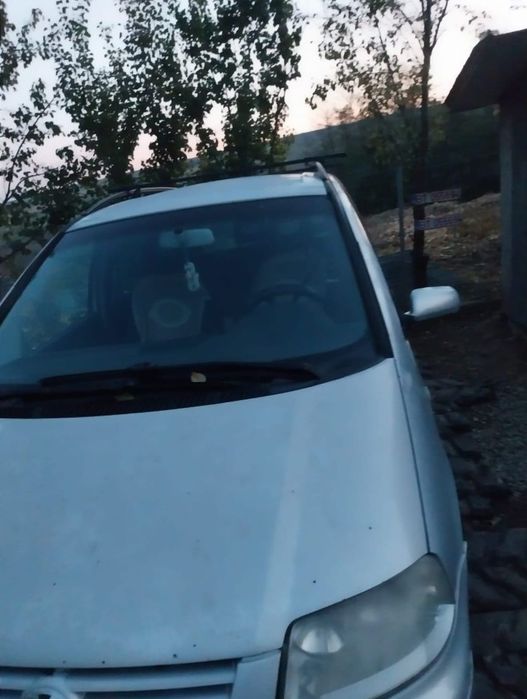 Vând Volkswagen Sharan