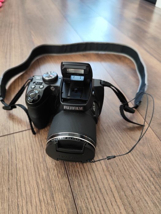 Fujifilm FinePix S8200 – 40× оптичен Zoom | 16 MP | Full HD | 16 GB