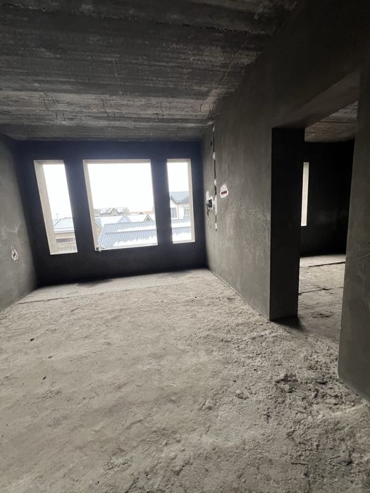 Котедж 2.5 соток 500 кв жилой площади 4 этажа