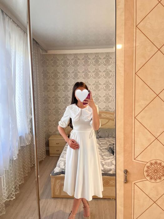 Есть дав типа платьев. Для авпускной самое то!