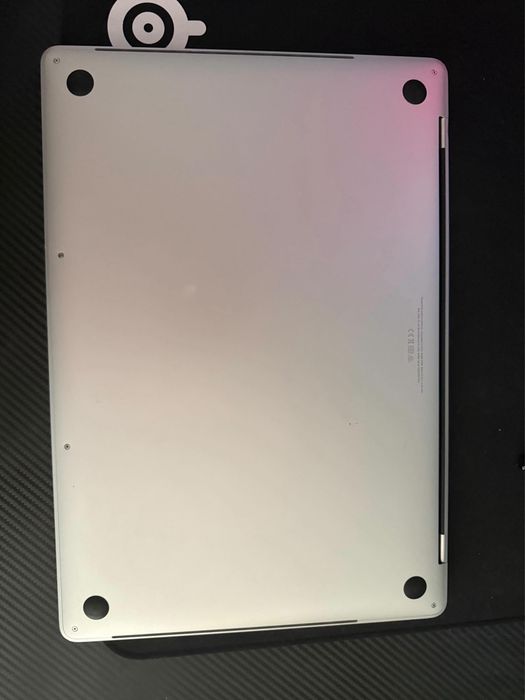 Продавам Mackbook pro