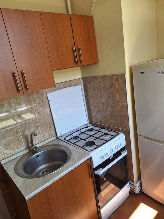 Garsoniera de vz 36 metri patrati utili etaj 3 pe mijloc zona Dimitrov