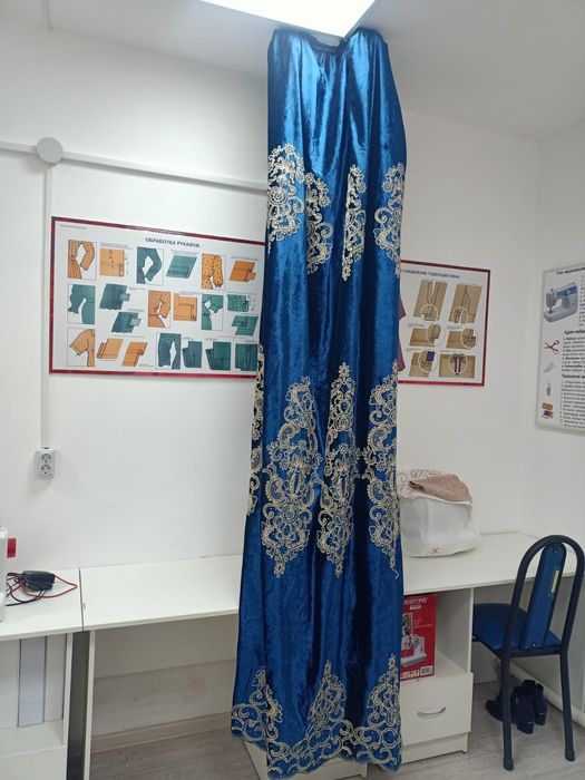 Велюр жапқышы сатылады