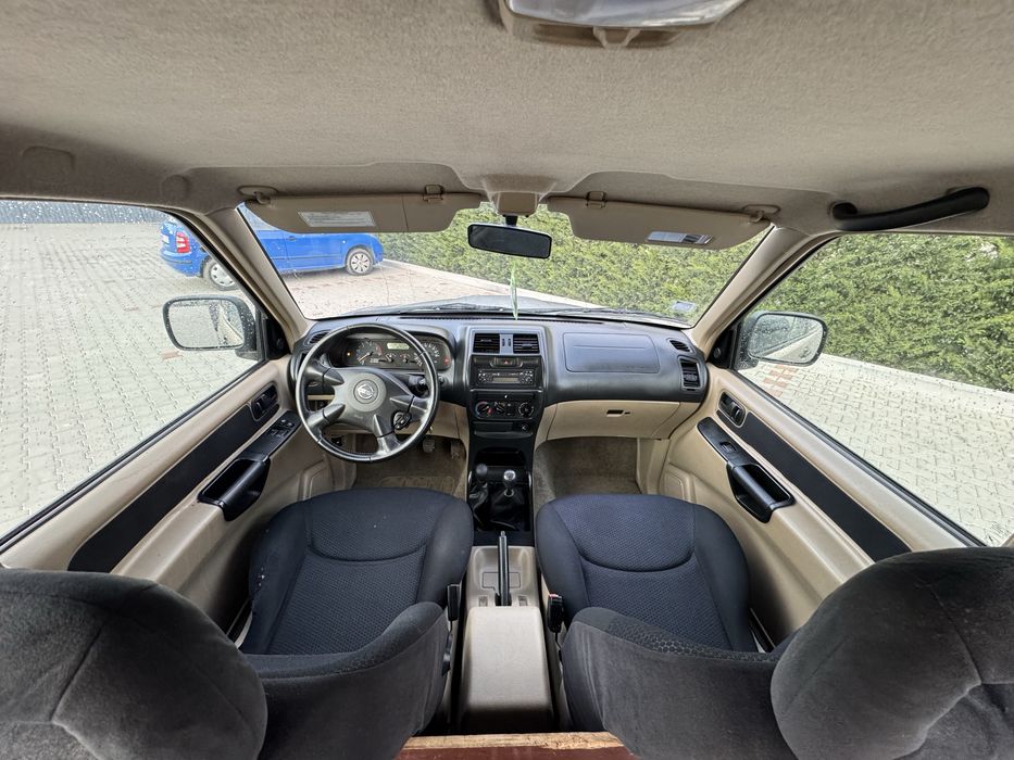Nissan Terrano 2.7D Autoutilitara An:2002 4450€ Neg