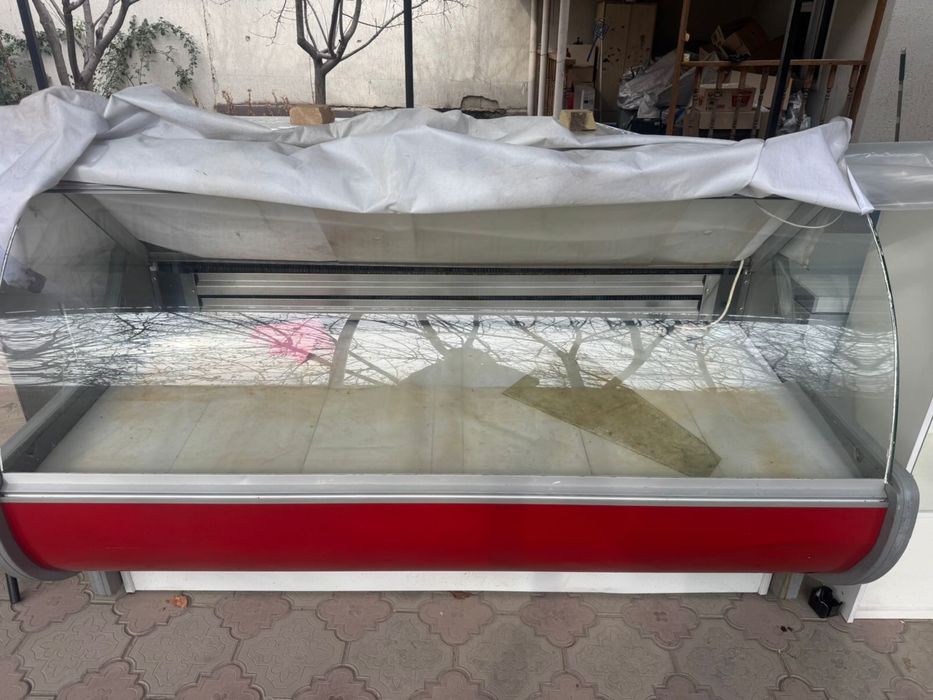 Холодильник витринный