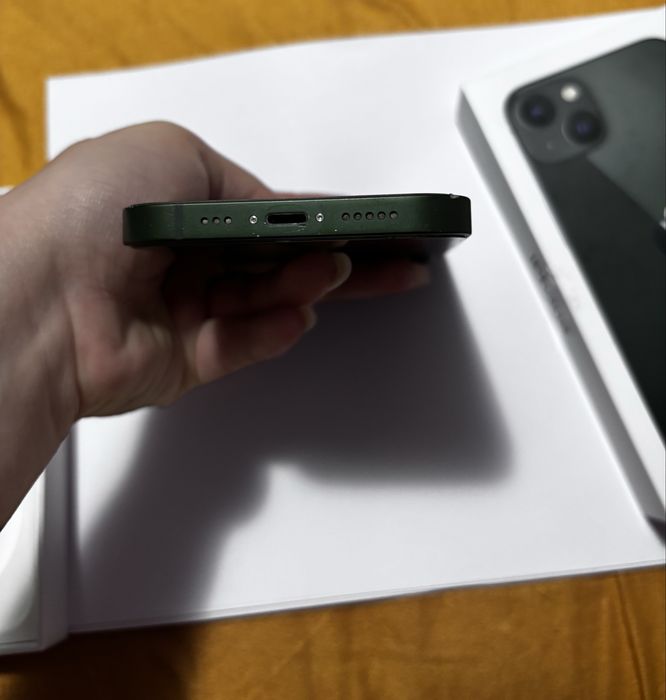 Vand Iphone 13 verde