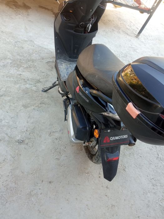 Skuter sotiladi  begzinli