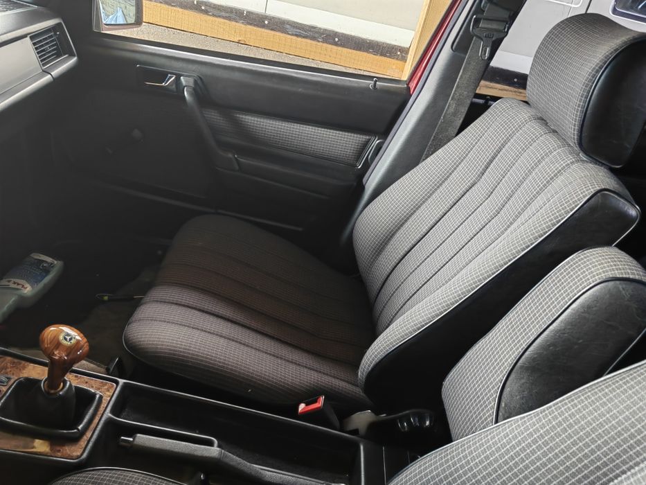 Мерцедес 190 2.5 дизел 1993 година