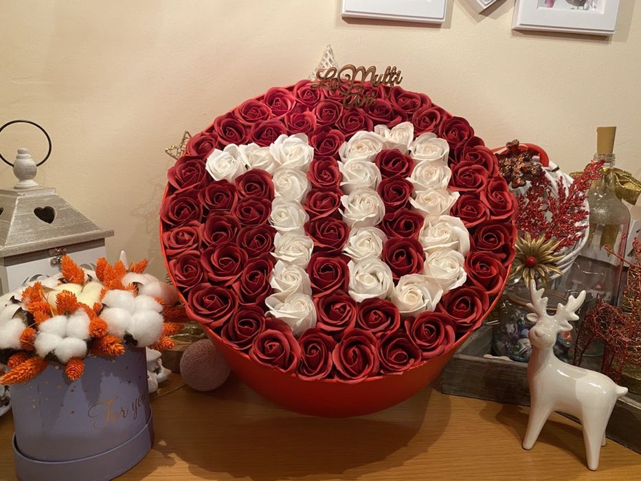 Aranjamente cu cifre cu trandafiri de sapun