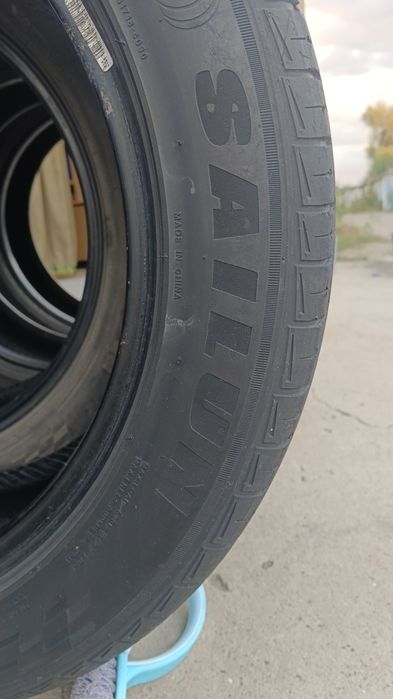 Продам шины 215 55 R17