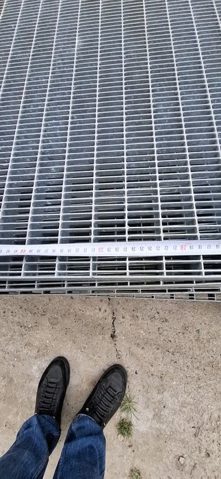 Trepte și gratare zincate