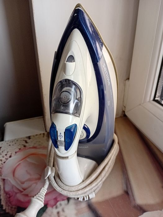 Продам утюг Philips