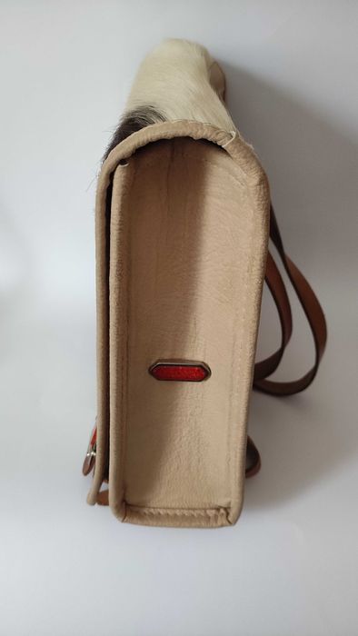 Швейцарска кожена раница с капак от кравешка кожа