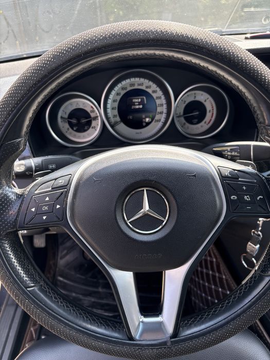 Mercedes E250 , 4matic . An 2015