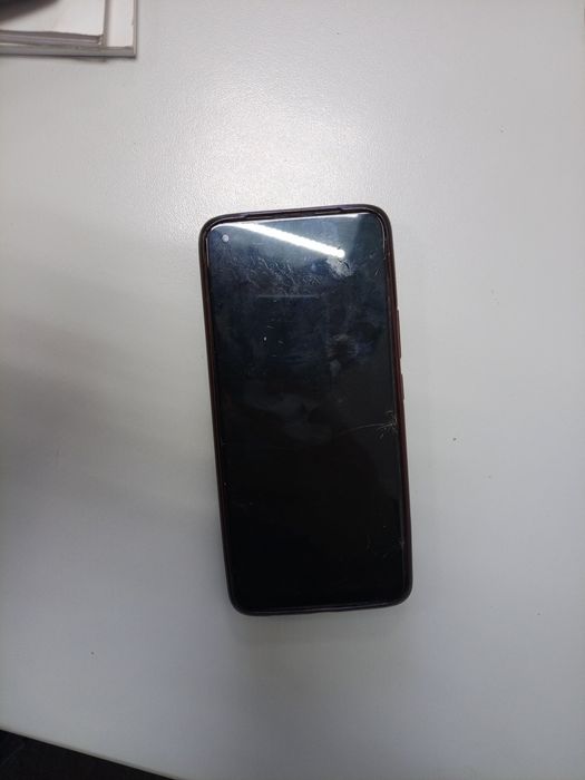 Продам телефон Realme 8