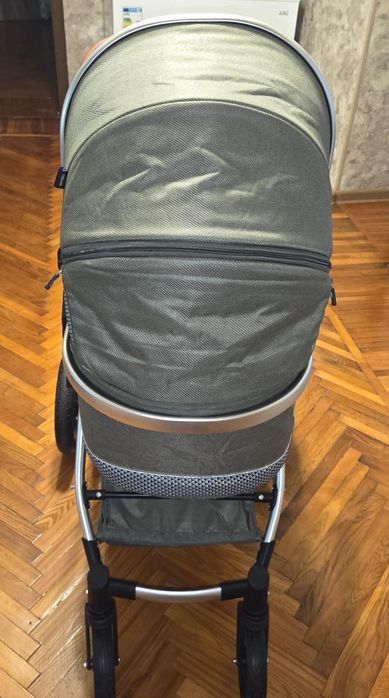 Продам коляску новую