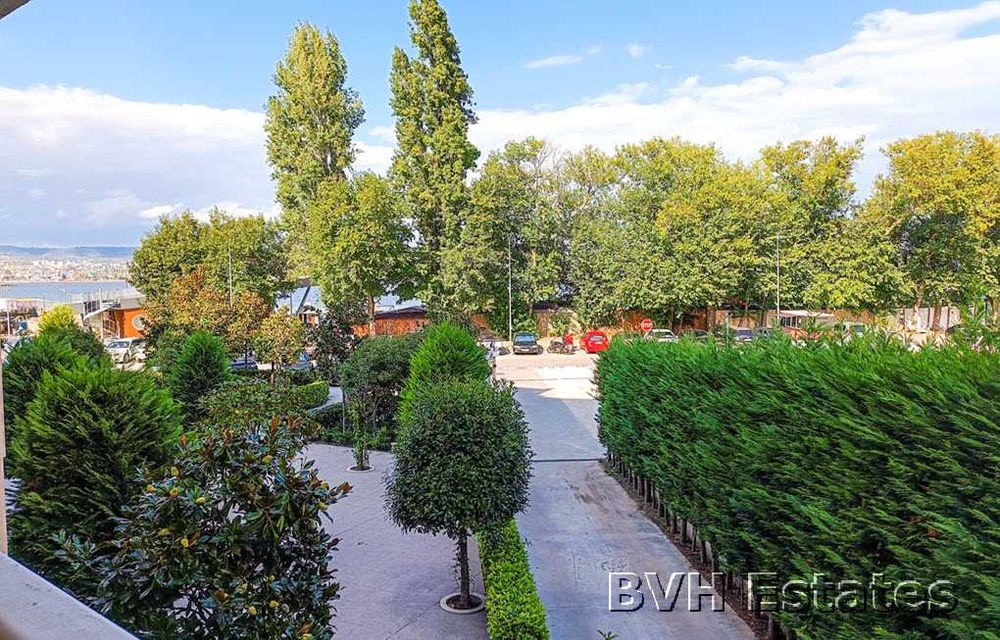 Тристаен апартамент с морска гледка във Varna Southbay Residence
