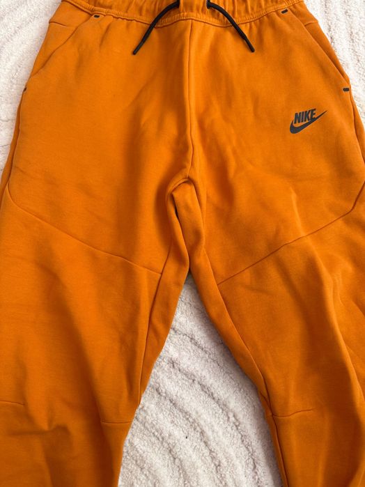 Nike tech fleece нов панталон