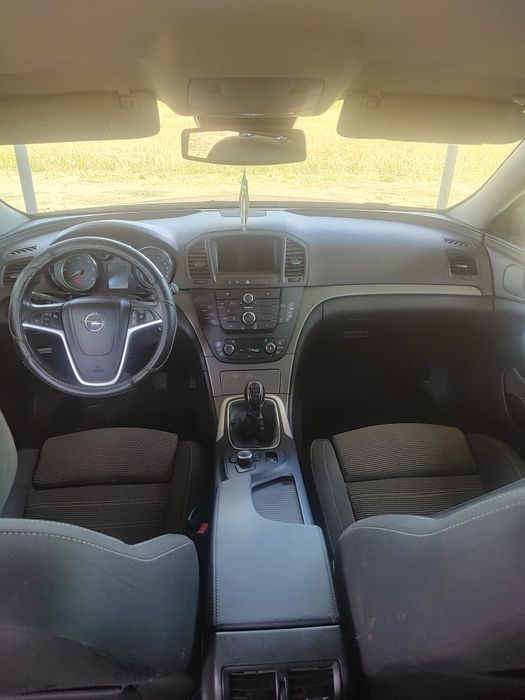 Vând Opel Insignia