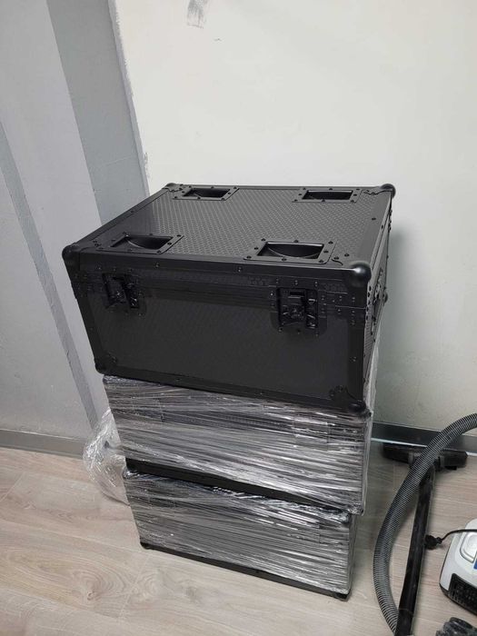 Flight case blindere, paruri, cabluri pentru transport lumini dj formatie