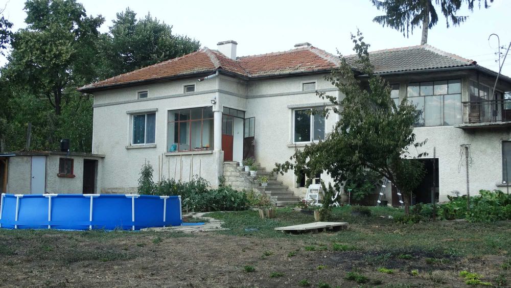 Продава се Къща в Търговище, Център - 100 кв.м за 400 €/кв.м - Снимка #2
