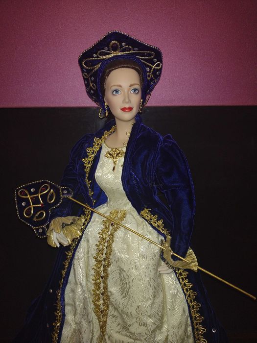 Papusa frumoasa din portelan