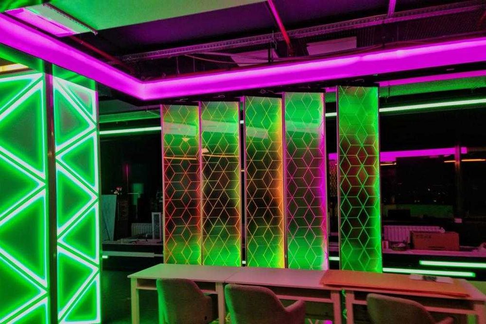 Firme luminoase salon infrumusetare&Litere volumetrice