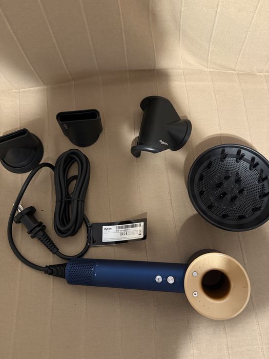 Vand Dyson Supersonic stare foarte buna!