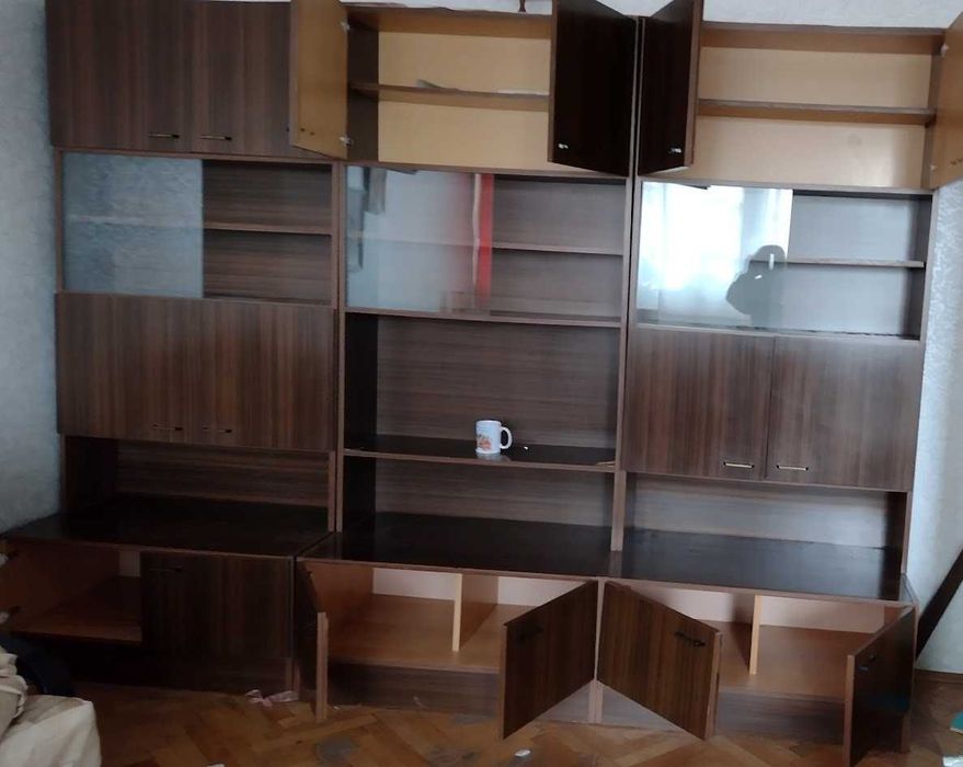 Предлагам три много добре запазени холни секции