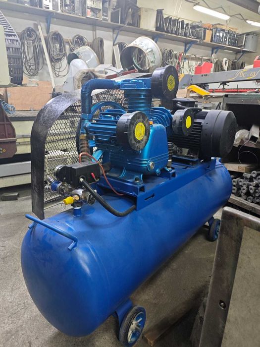 компрессор поршневой 0.9 куба в минуту