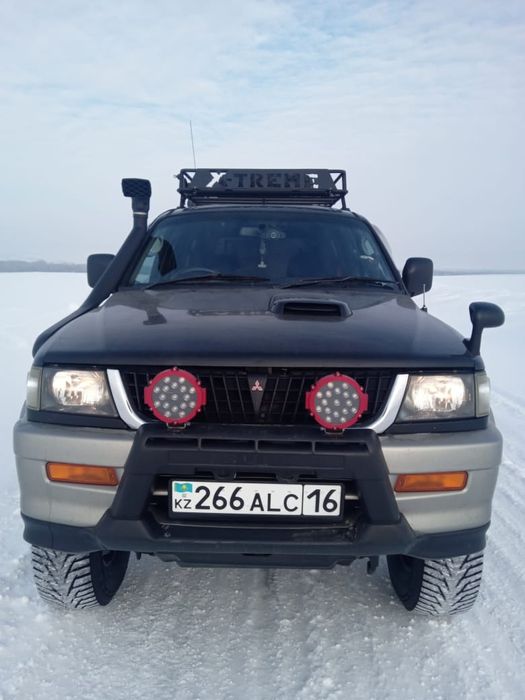 Продам машину внедорожник