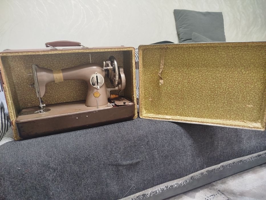 Продам швейная машина