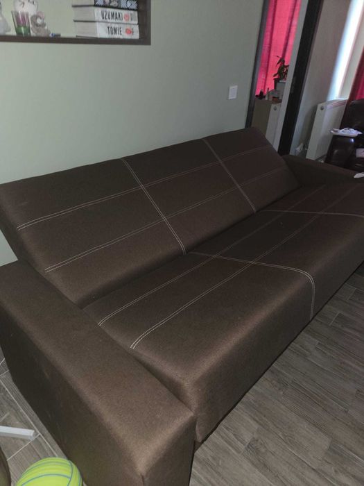Vând canapea extensibila 220cm/180cm, achiziție 2023, material textil în stare foarte bună. Preț 800 lei negociabil.