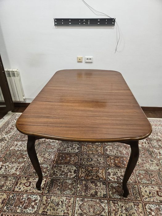 Продам стол натуральное дерево