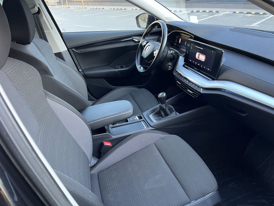 Skoda Octavia 2021 Diesel 2.0 manual incalzire scaune bord digital senzori parcare recunoastere semne faruri led geamuri privacy navigatie mare