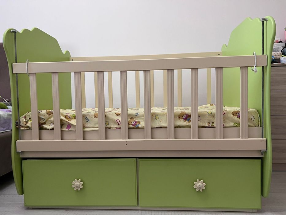 Детская кроватка