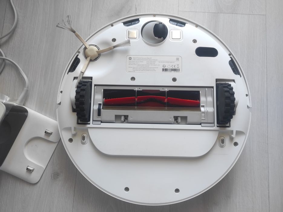 Продам Робот пылесос Mi