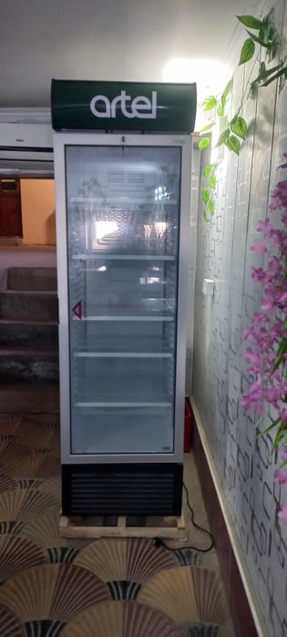 Витрина холодильник