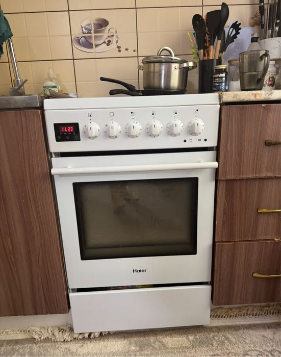 Продам духовку хаер