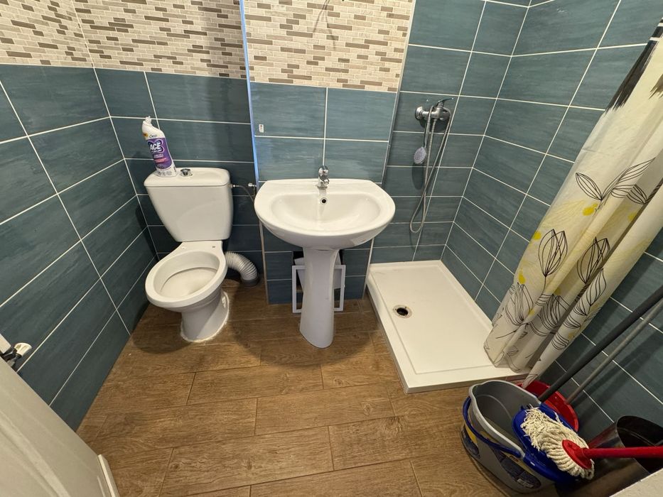 Închiriez garsoniera