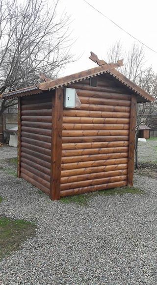 Дом - избушка из дерева