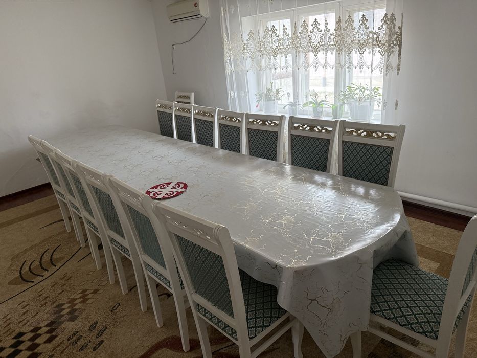 Продается гостиной стол