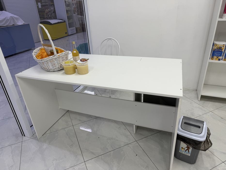 стол почти новые