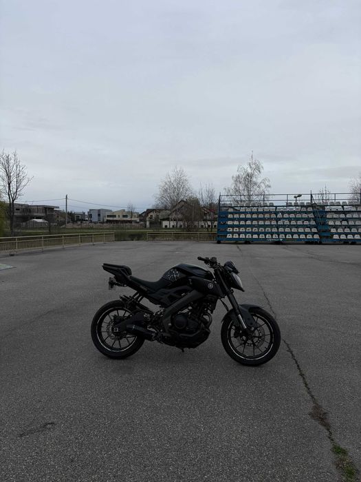 Vând Yamaha Mt125