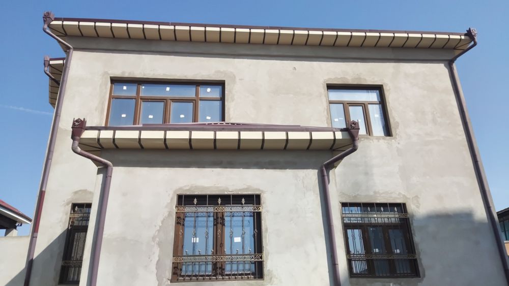 Ховли жой сотилади.  Продается дом.