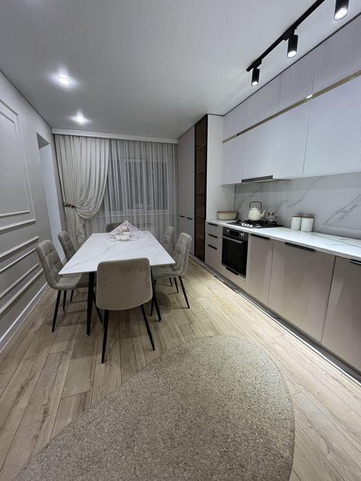 Продам 4 ком квартиру 145 кв м