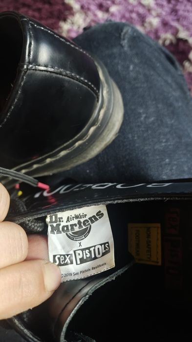 Pantofi Dr Martens X Sex Pistols , ediție limitată,39-40 (24,5 cm) in stare foarte buna
