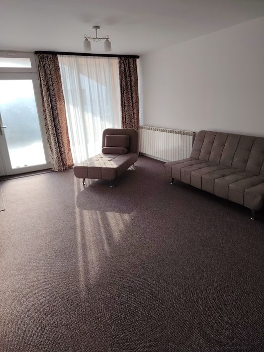 Închiriez apartament cu doua camere la casa  1 Mai  spitalull nr 1